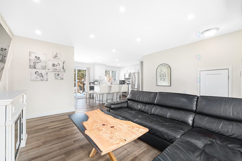 









586


Rue Louis-Cousineau

,
Gatineau (Aylmer),




QC
J9H5J9

