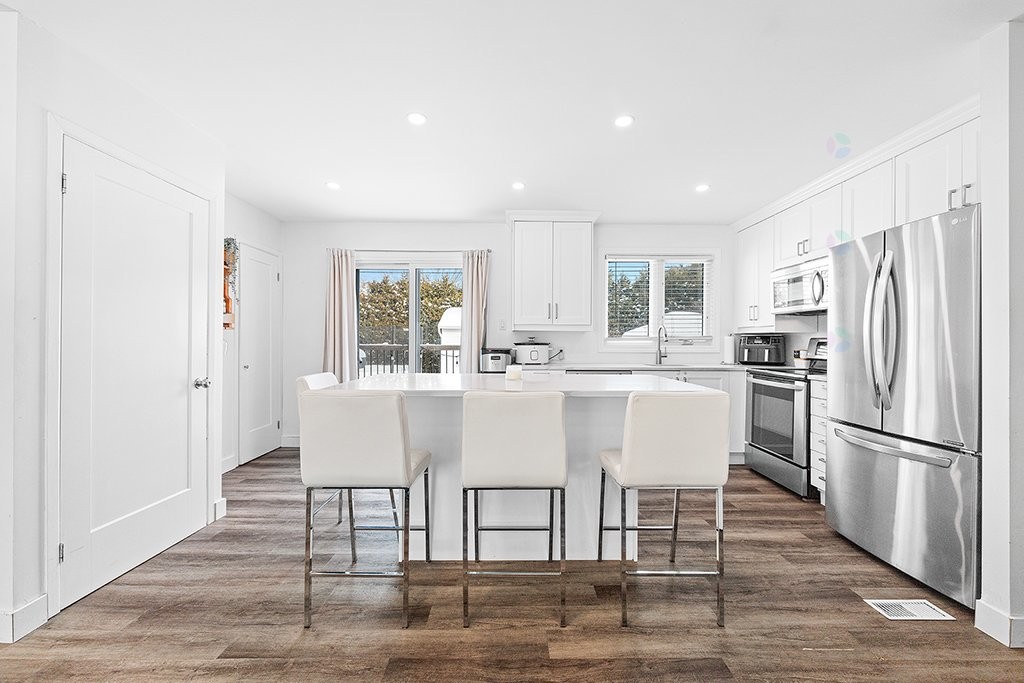 









586


Rue Louis-Cousineau

,
Gatineau (Aylmer),




QC
J9H5J9

