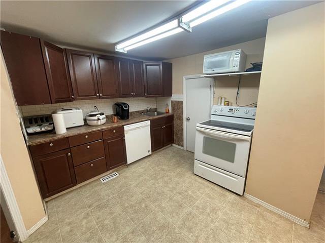 









27


Inkster

BLVD,
Winnipeg,




MB
R2R 1Z7

