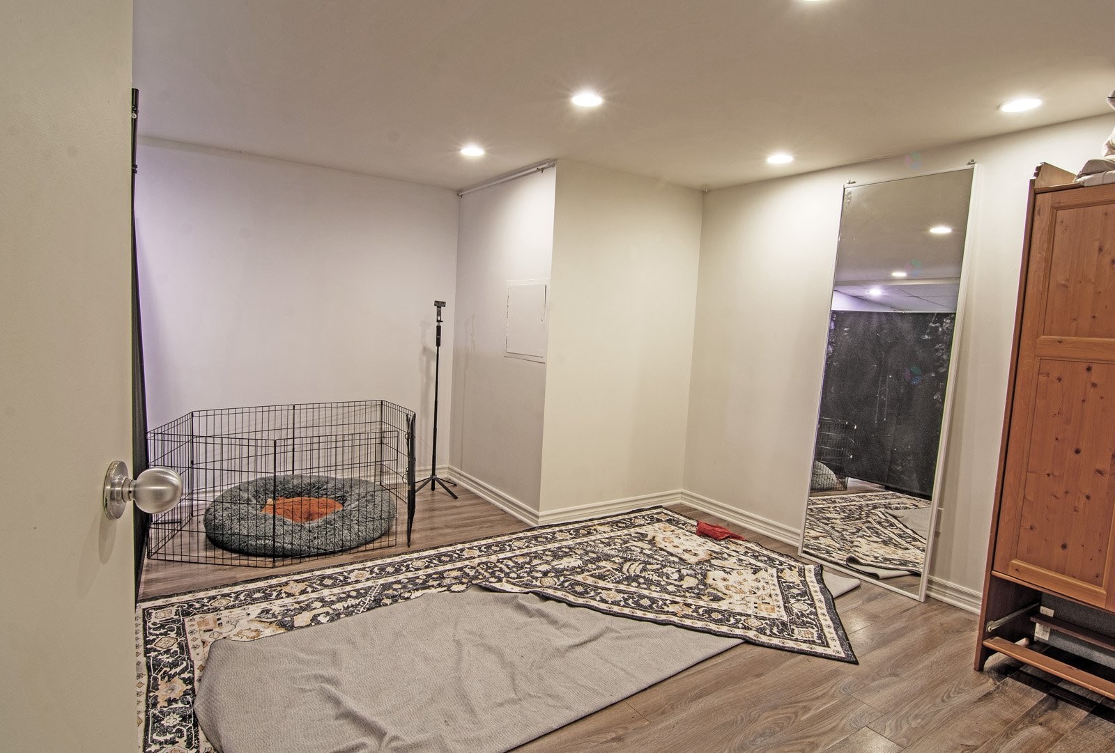 









1715A


Av. Bourgogne

,
Chambly,




QC
J3L1Y8

