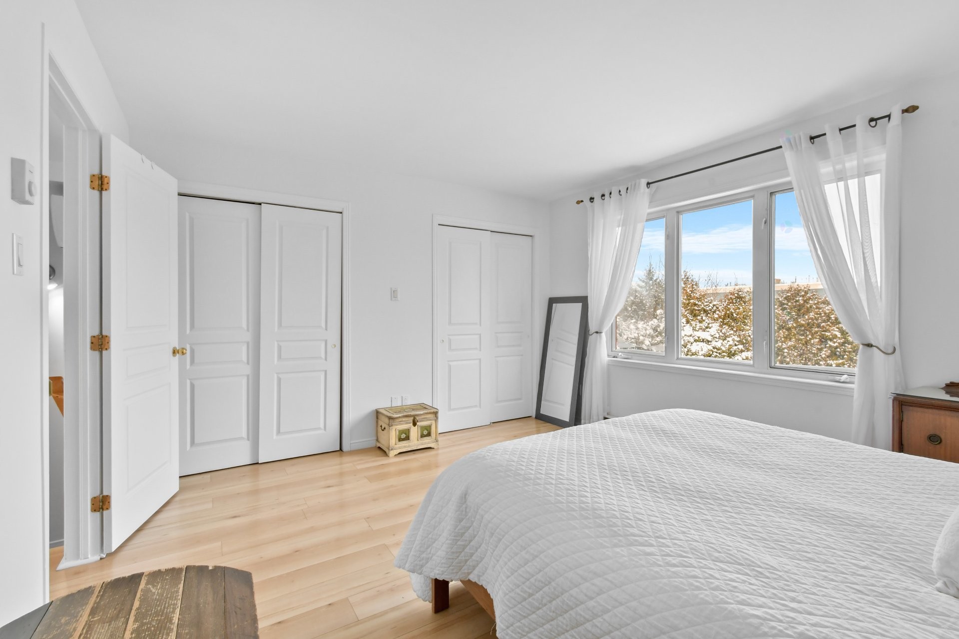 









1559


Rue de l'Everest

,
Montréal (Saint-Laurent),




QC
H2R2W6

