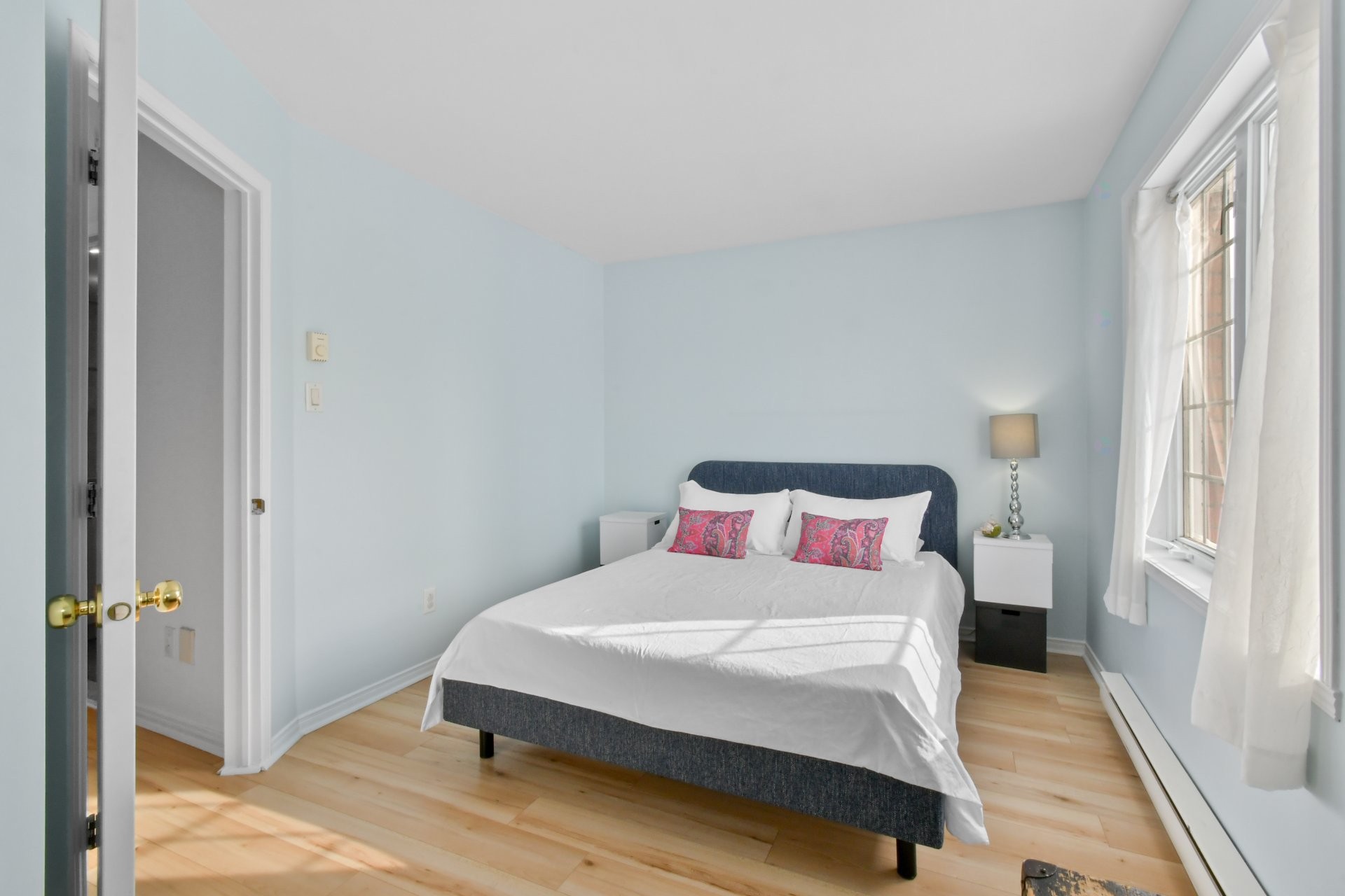 









1559


Rue de l'Everest

,
Montréal (Saint-Laurent),




QC
H2R2W6

