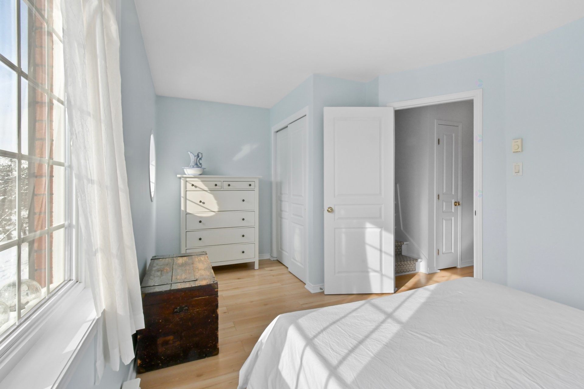 









1559


Rue de l'Everest

,
Montréal (Saint-Laurent),




QC
H2R2W6

