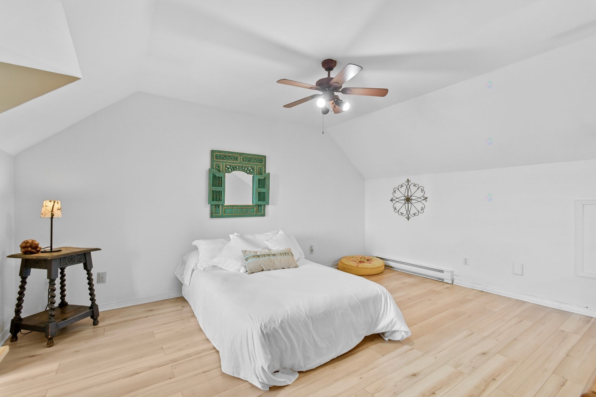 









1559


Rue de l'Everest

,
Montréal (Saint-Laurent),




QC
H2R2W6

