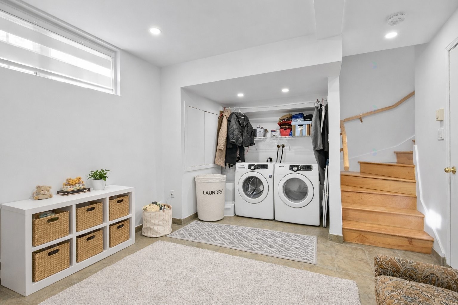 









1559


Rue de l'Everest

,
Montréal (Saint-Laurent),




QC
H2R2W6

