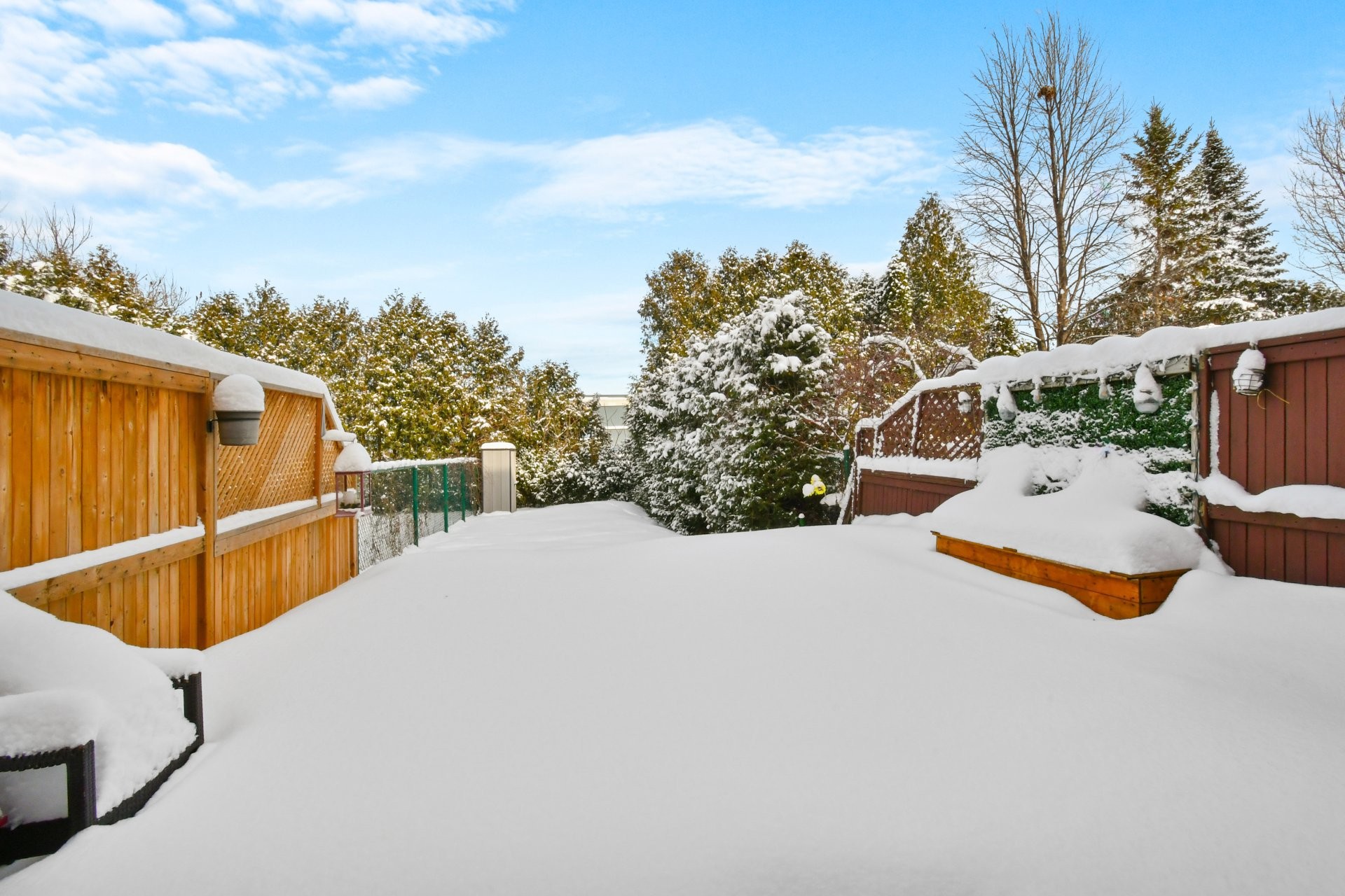 









1559


Rue de l'Everest

,
Montréal (Saint-Laurent),




QC
H2R2W6

