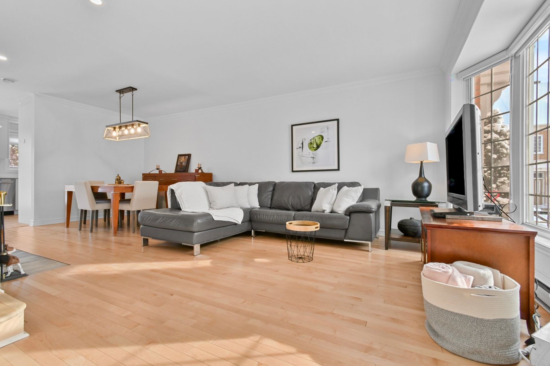 









1559


Rue de l'Everest

,
Montréal (Saint-Laurent),




QC
H2R2W6

