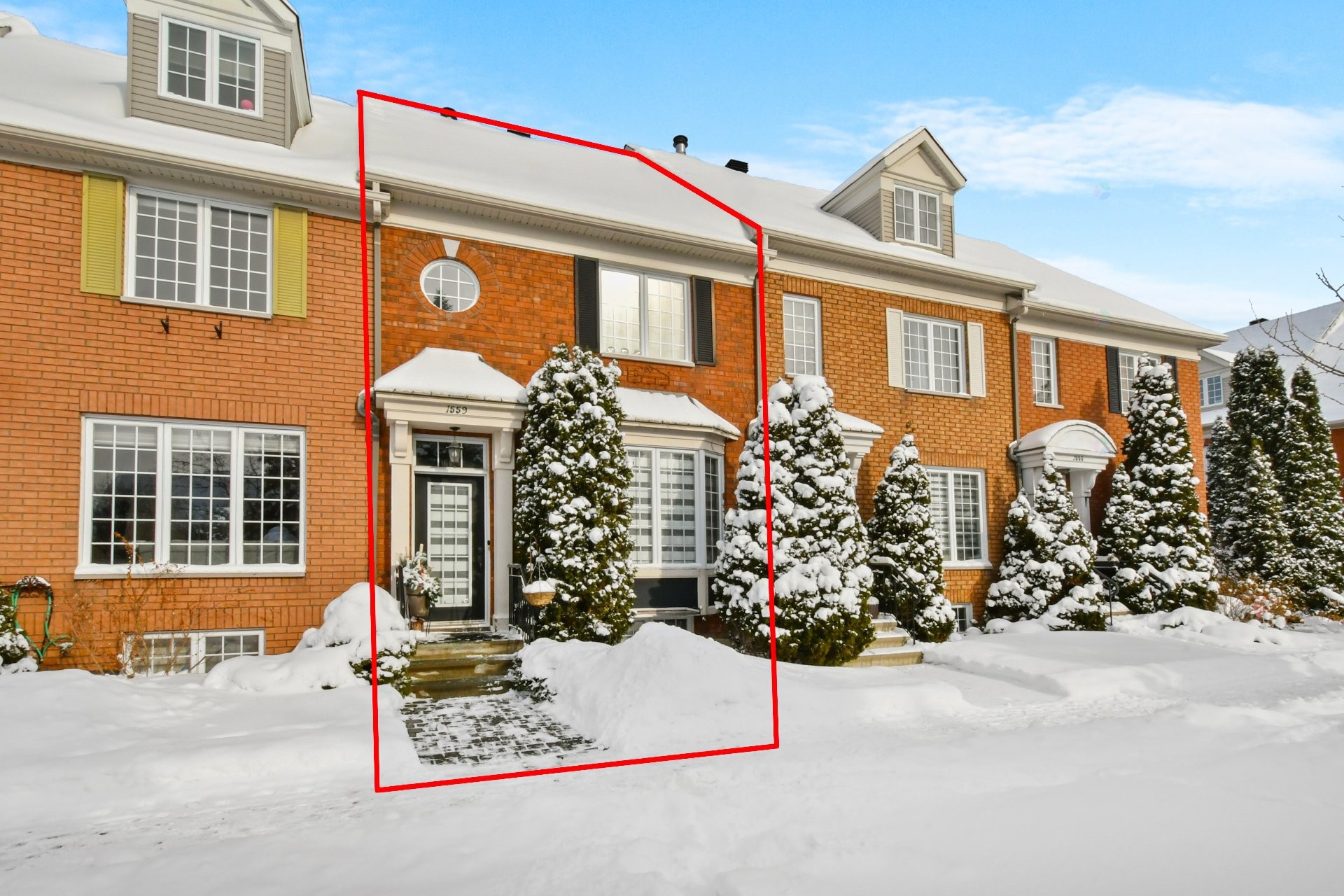 









1559


Rue de l'Everest

,
Montréal (Saint-Laurent),




QC
H2R2W6

