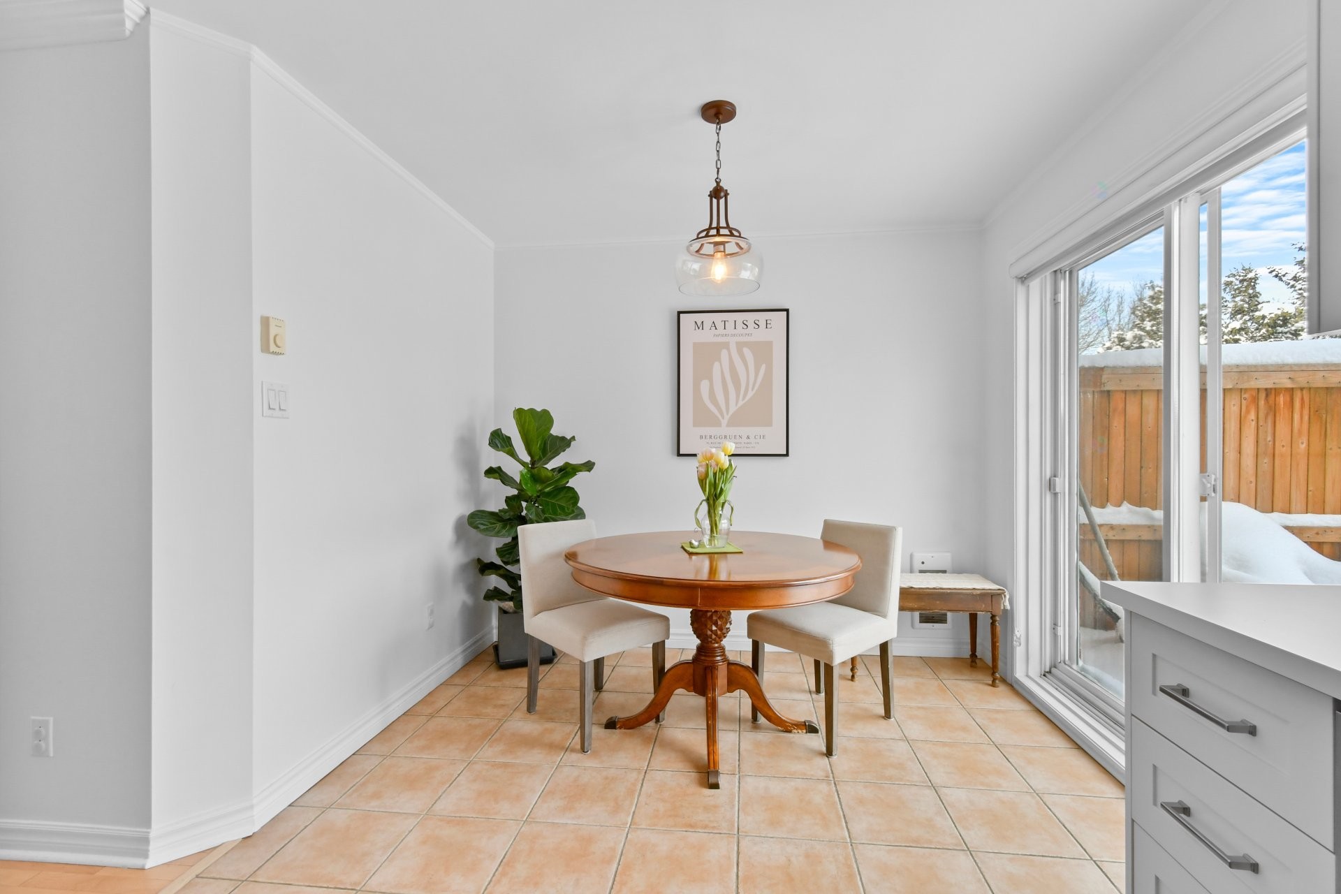 









1559


Rue de l'Everest

,
Montréal (Saint-Laurent),




QC
H2R2W6

