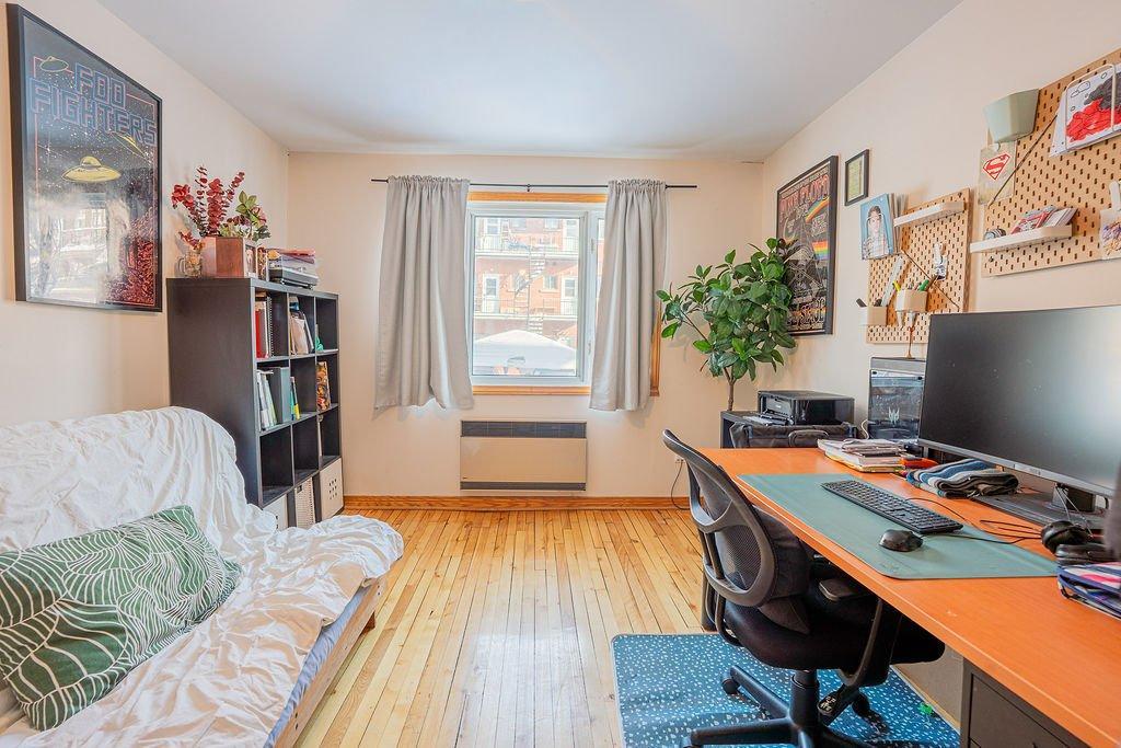 









5633

 - 5637B


14e Avenue

,
Montréal (Rosemont/La Petite-Patrie),




QC
H1X2W3

