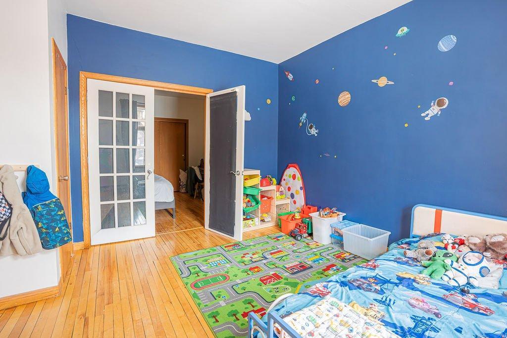 









5633

 - 5637B


14e Avenue

,
Montréal (Rosemont/La Petite-Patrie),




QC
H1X2W3

