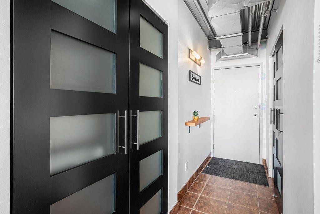 









450


Place Fabien-Drapeau

, 404,
Sainte-Thérèse,




QC
J7E5W6

