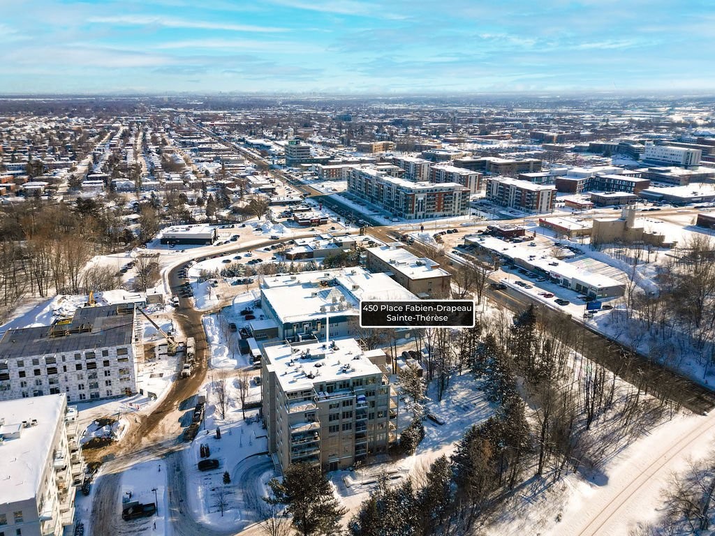 









450


Place Fabien-Drapeau

, 404,
Sainte-Thérèse,




QC
J7E5W6

