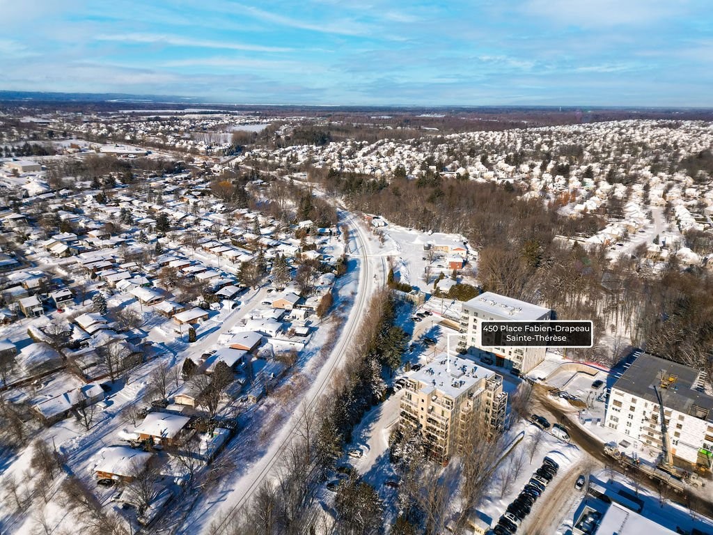 









450


Place Fabien-Drapeau

, 404,
Sainte-Thérèse,




QC
J7E5W6

