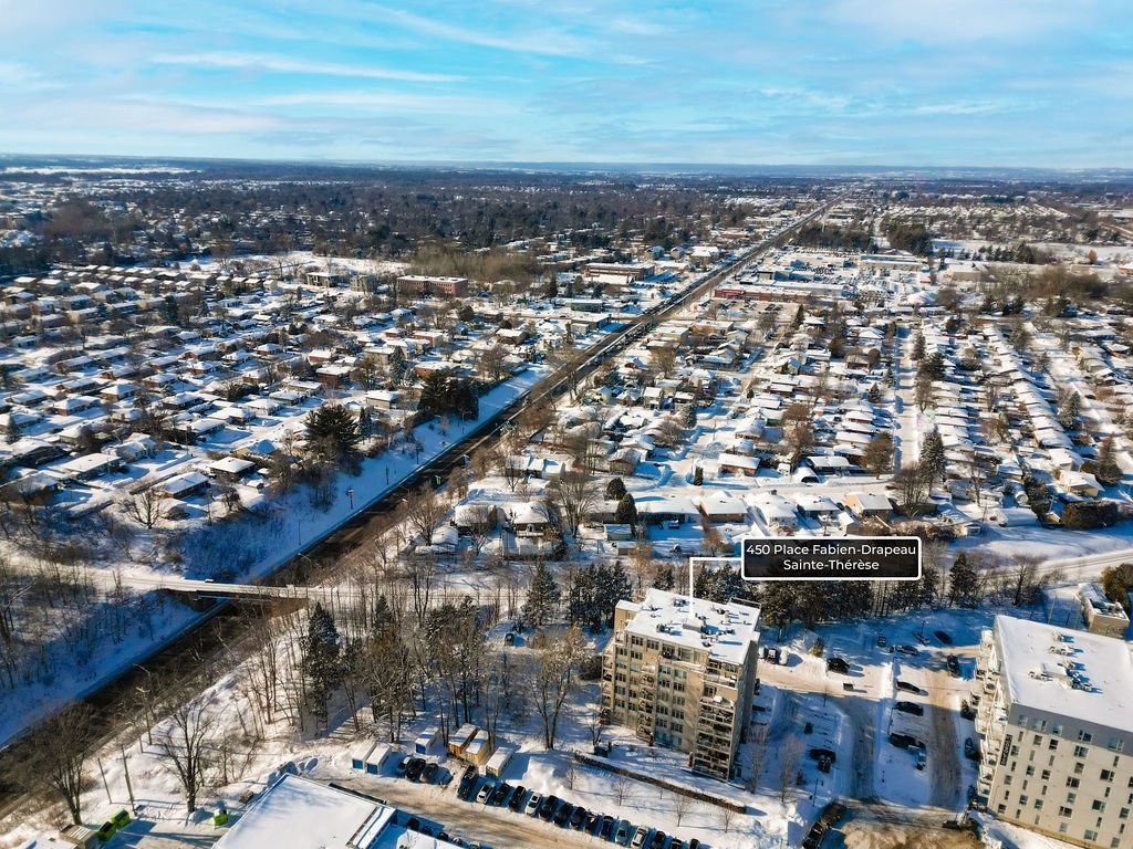 









450


Place Fabien-Drapeau

, 404,
Sainte-Thérèse,




QC
J7E5W6

