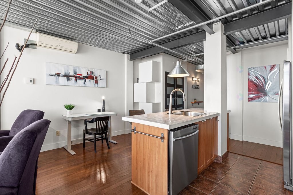 









450


Place Fabien-Drapeau

, 404,
Sainte-Thérèse,




QC
J7E5W6

