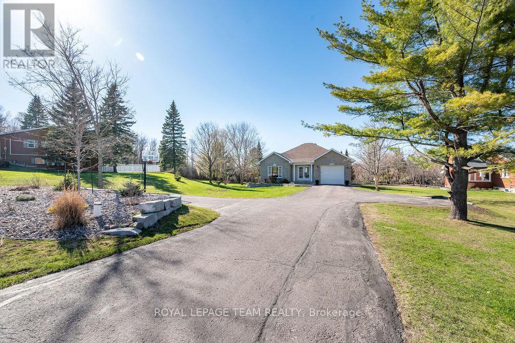 












230 OPEONGO ROAD

,
Renfrew,




Ontario
K7V2T5

