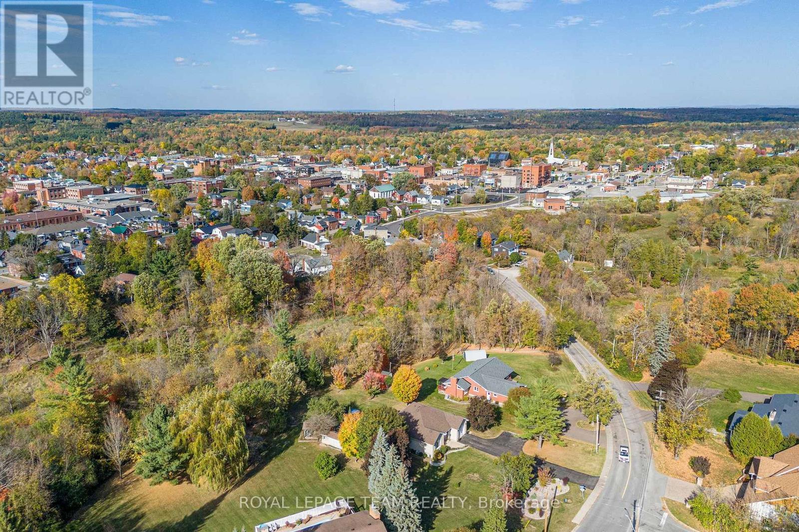 












230 OPEONGO ROAD

,
Renfrew,




Ontario
K7V2T5

