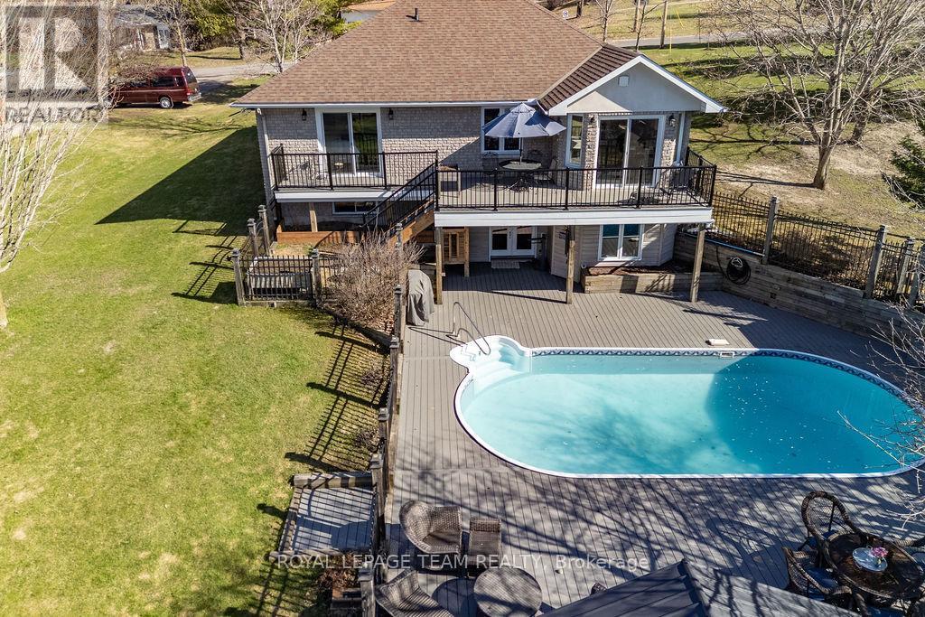 












230 OPEONGO ROAD

,
Renfrew,




Ontario
K7V2T5

