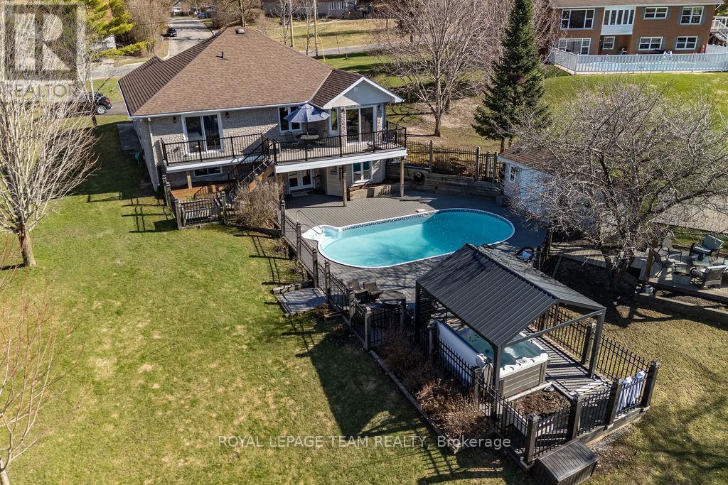 












230 OPEONGO ROAD

,
Renfrew,




Ontario
K7V2T5

