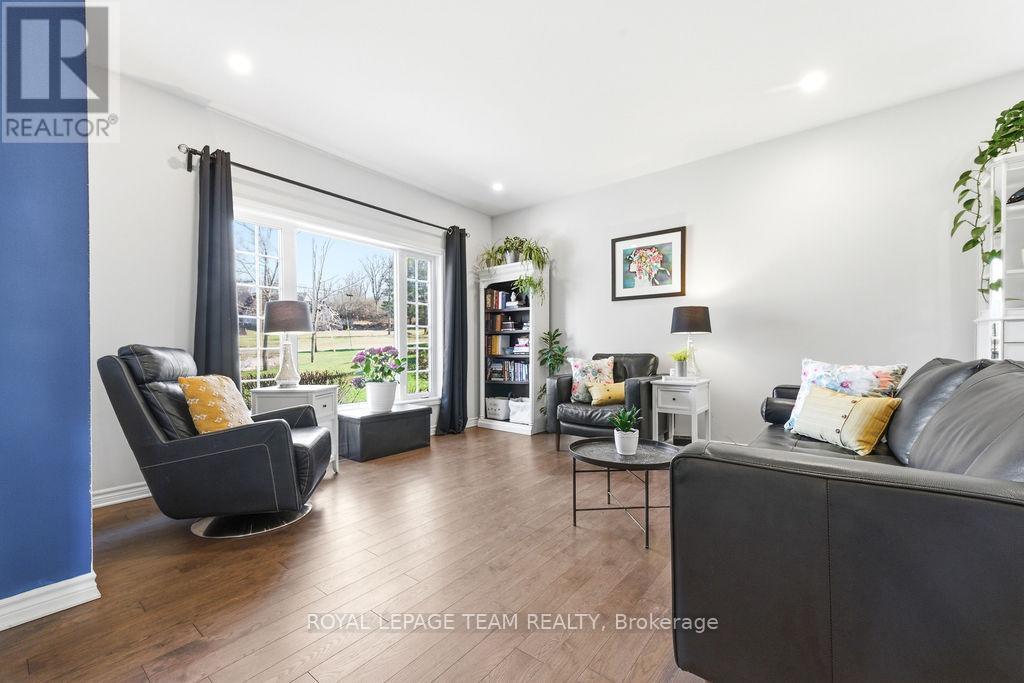 












230 OPEONGO ROAD

,
Renfrew,




Ontario
K7V2T5

