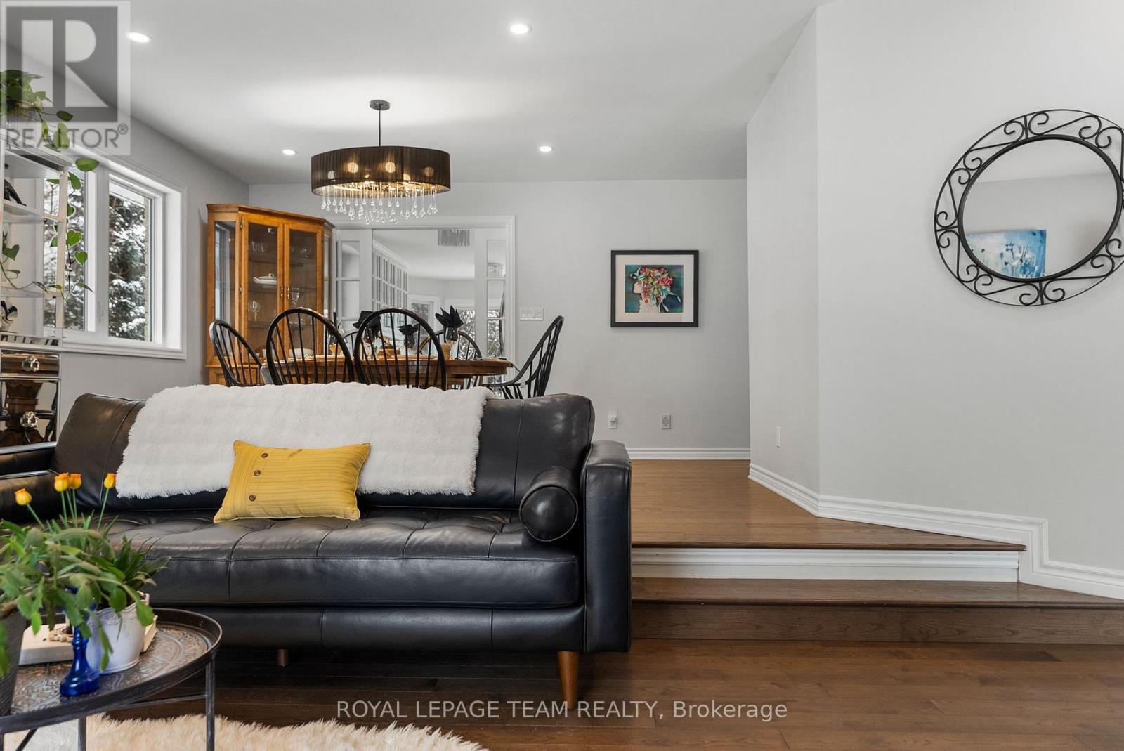 












230 OPEONGO ROAD

,
Renfrew,




Ontario
K7V2T5

