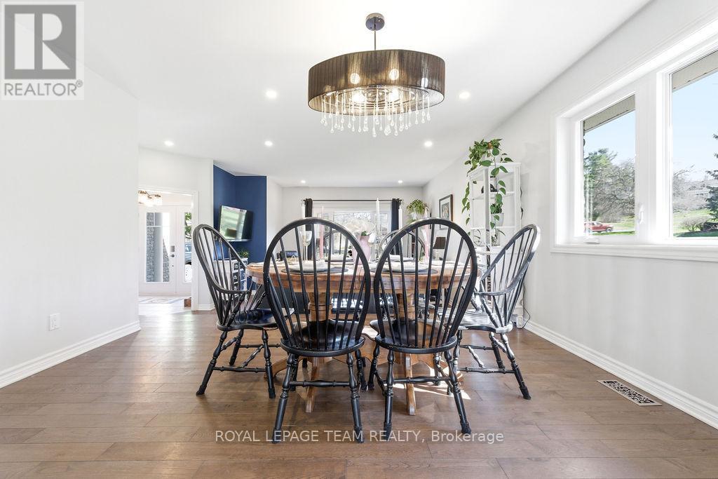 












230 OPEONGO ROAD

,
Renfrew,




Ontario
K7V2T5

