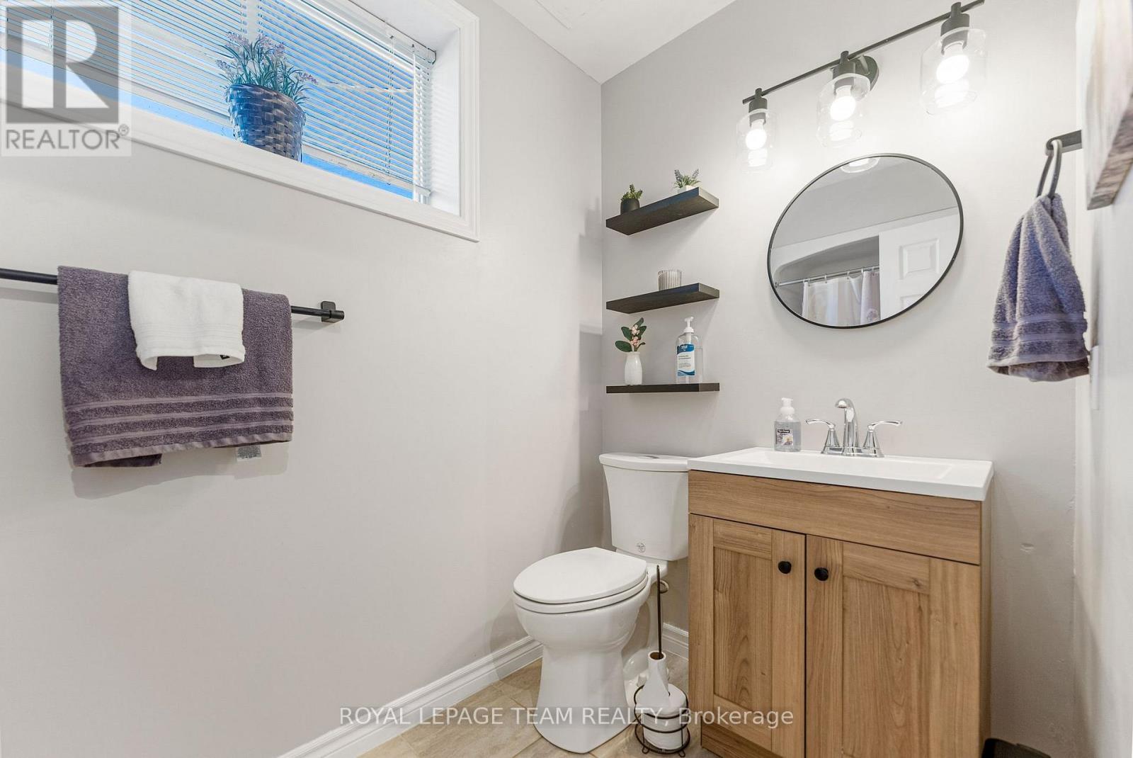 












230 OPEONGO ROAD

,
Renfrew,




Ontario
K7V2T5

