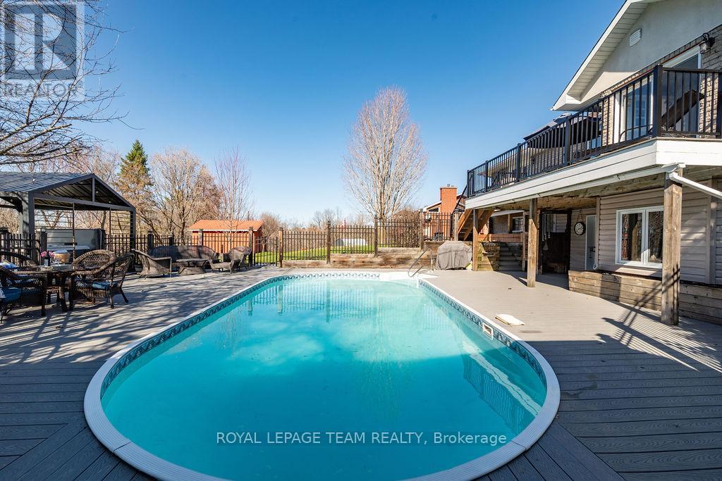 












230 OPEONGO ROAD

,
Renfrew,




Ontario
K7V2T5

