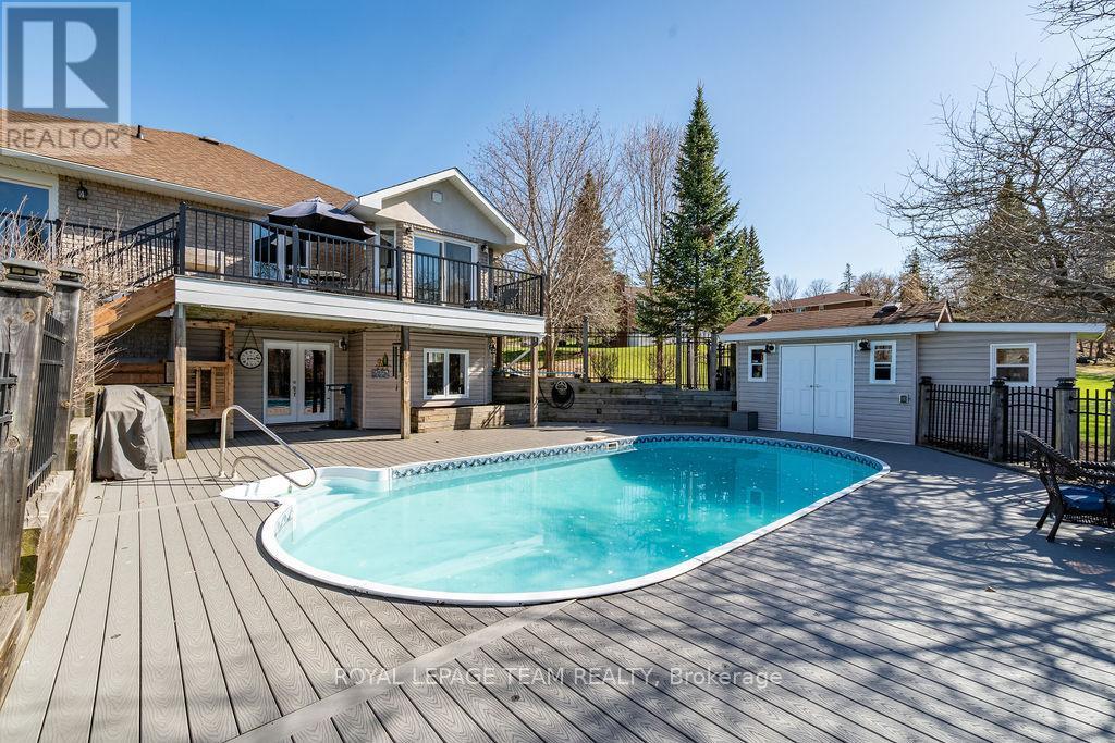 












230 OPEONGO ROAD

,
Renfrew,




Ontario
K7V2T5

