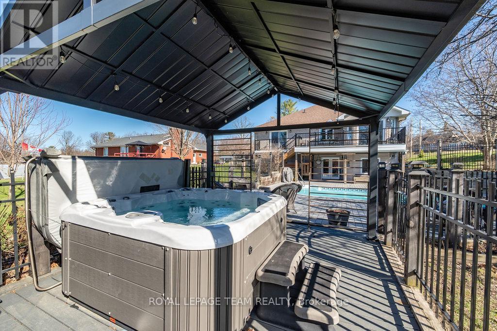 












230 OPEONGO ROAD

,
Renfrew,




Ontario
K7V2T5

