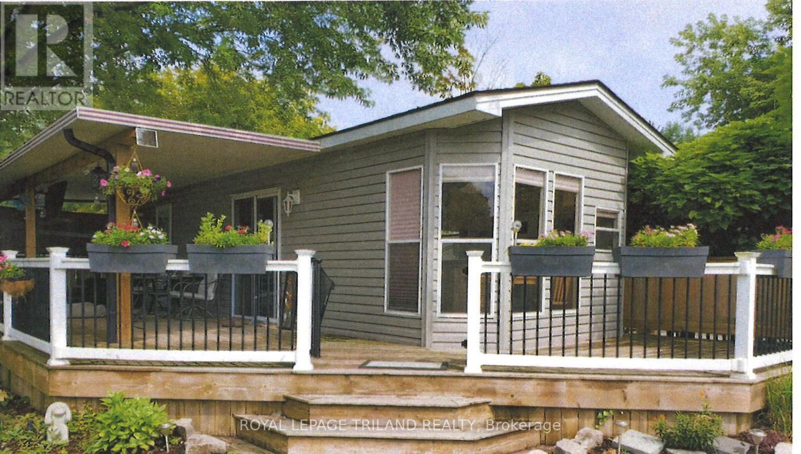 












D36 - 4895 LAKESHORE ROAD

,
Plympton-Wyoming (Plympton Wyoming),




Ontario
N0N1J6

