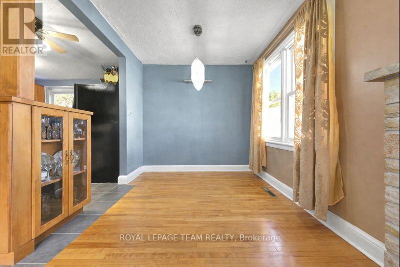 












144 OPEONGO ROAD

,
Renfrew,




Ontario
K7V2T5

