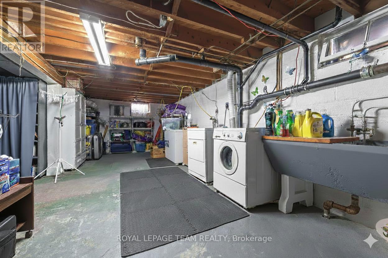 












144 OPEONGO ROAD

,
Renfrew,




Ontario
K7V2T5

