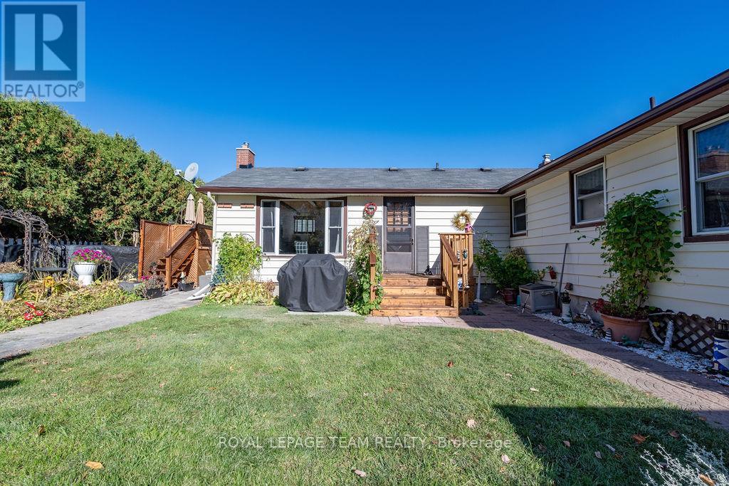 












144 OPEONGO ROAD

,
Renfrew,




Ontario
K7V2T5

