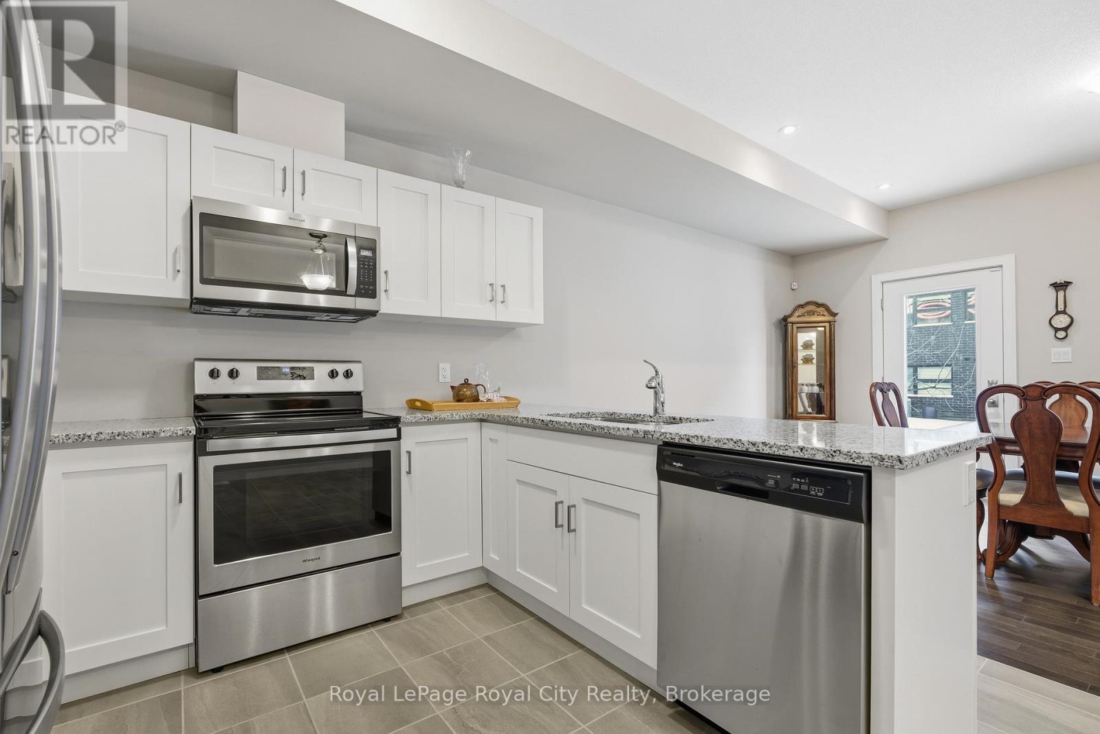 












88 - 60 ARKELL ROAD

,
Guelph (Kortright East),




Ontario
N1L1G8

