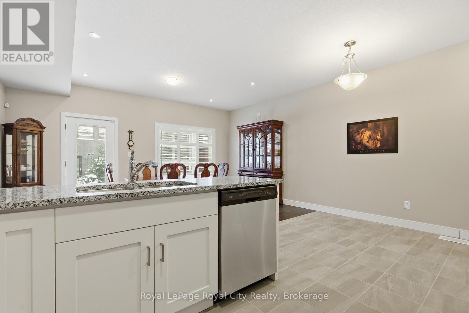 












88 - 60 ARKELL ROAD

,
Guelph (Kortright East),




Ontario
N1L1G8

