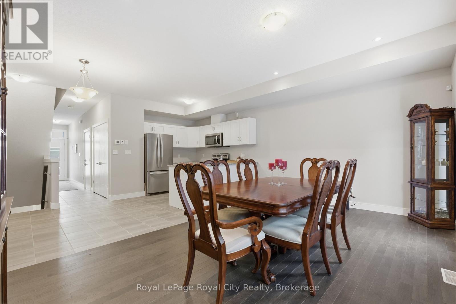 












88 - 60 ARKELL ROAD

,
Guelph (Kortright East),




Ontario
N1L1G8

