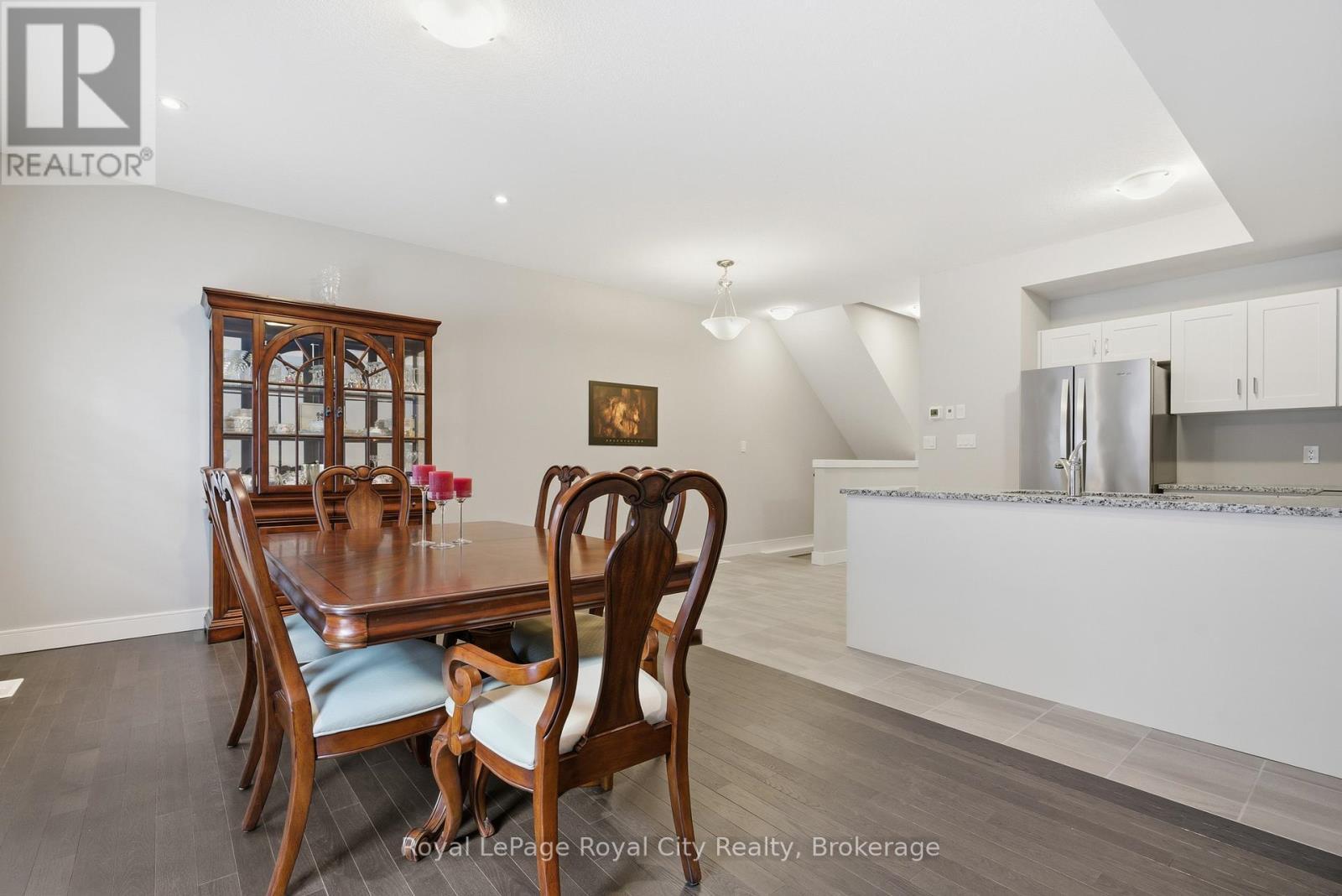 












88 - 60 ARKELL ROAD

,
Guelph (Kortright East),




Ontario
N1L1G8

