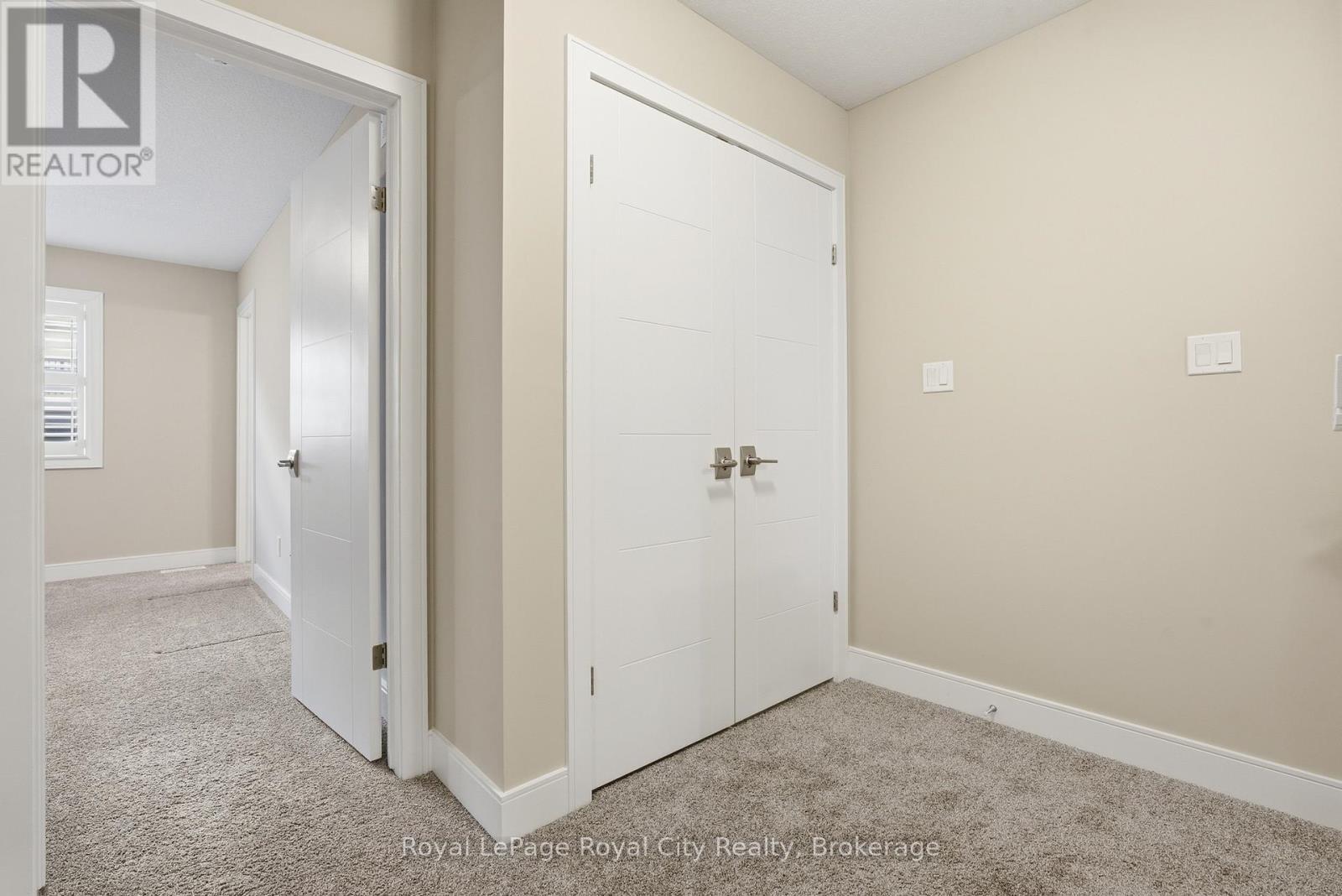 












88 - 60 ARKELL ROAD

,
Guelph (Kortright East),




Ontario
N1L1G8

