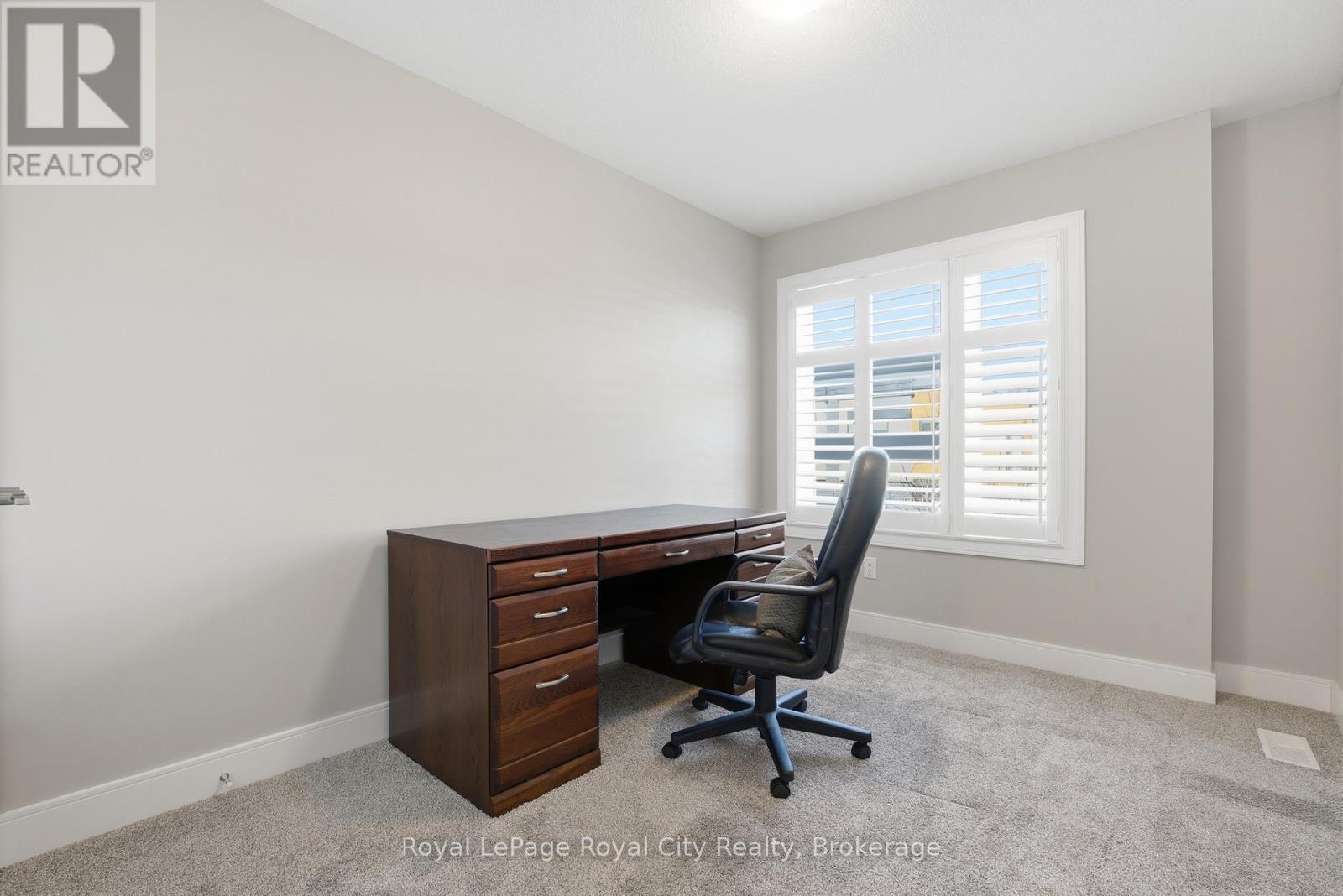 












88 - 60 ARKELL ROAD

,
Guelph (Kortright East),




Ontario
N1L1G8

