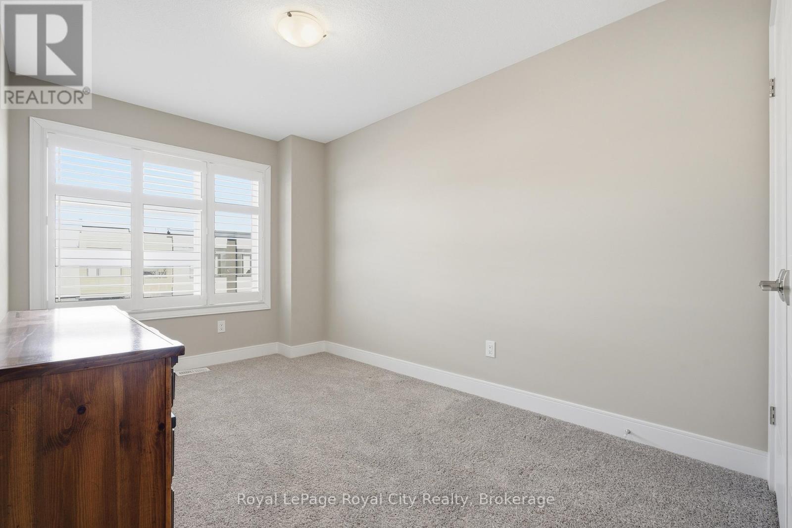 












88 - 60 ARKELL ROAD

,
Guelph (Kortright East),




Ontario
N1L1G8

