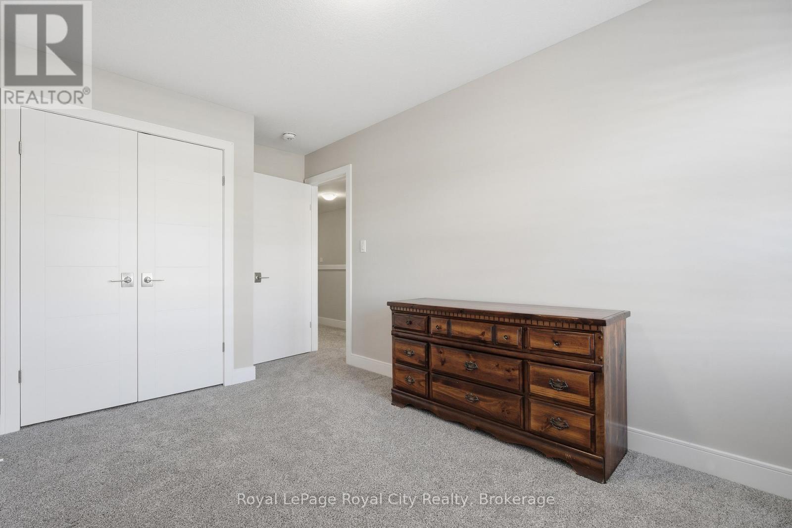 












88 - 60 ARKELL ROAD

,
Guelph (Kortright East),




Ontario
N1L1G8

