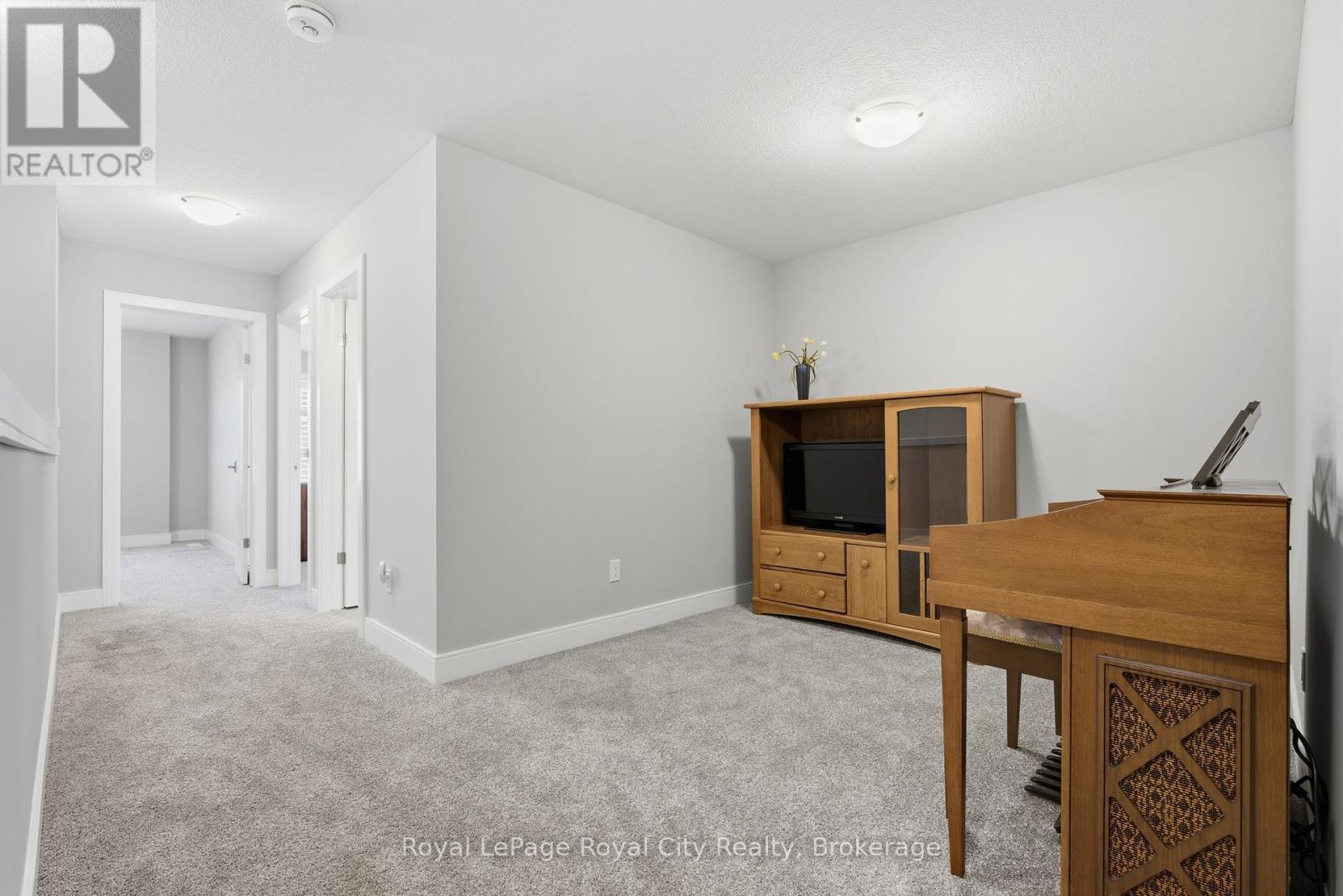 












88 - 60 ARKELL ROAD

,
Guelph (Kortright East),




Ontario
N1L1G8

