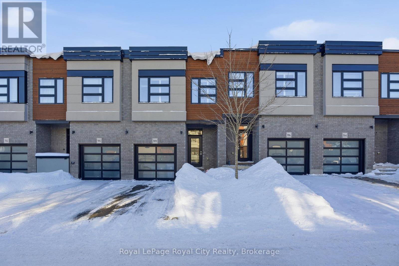 












88 - 60 ARKELL ROAD

,
Guelph (Kortright East),




Ontario
N1L1G8

