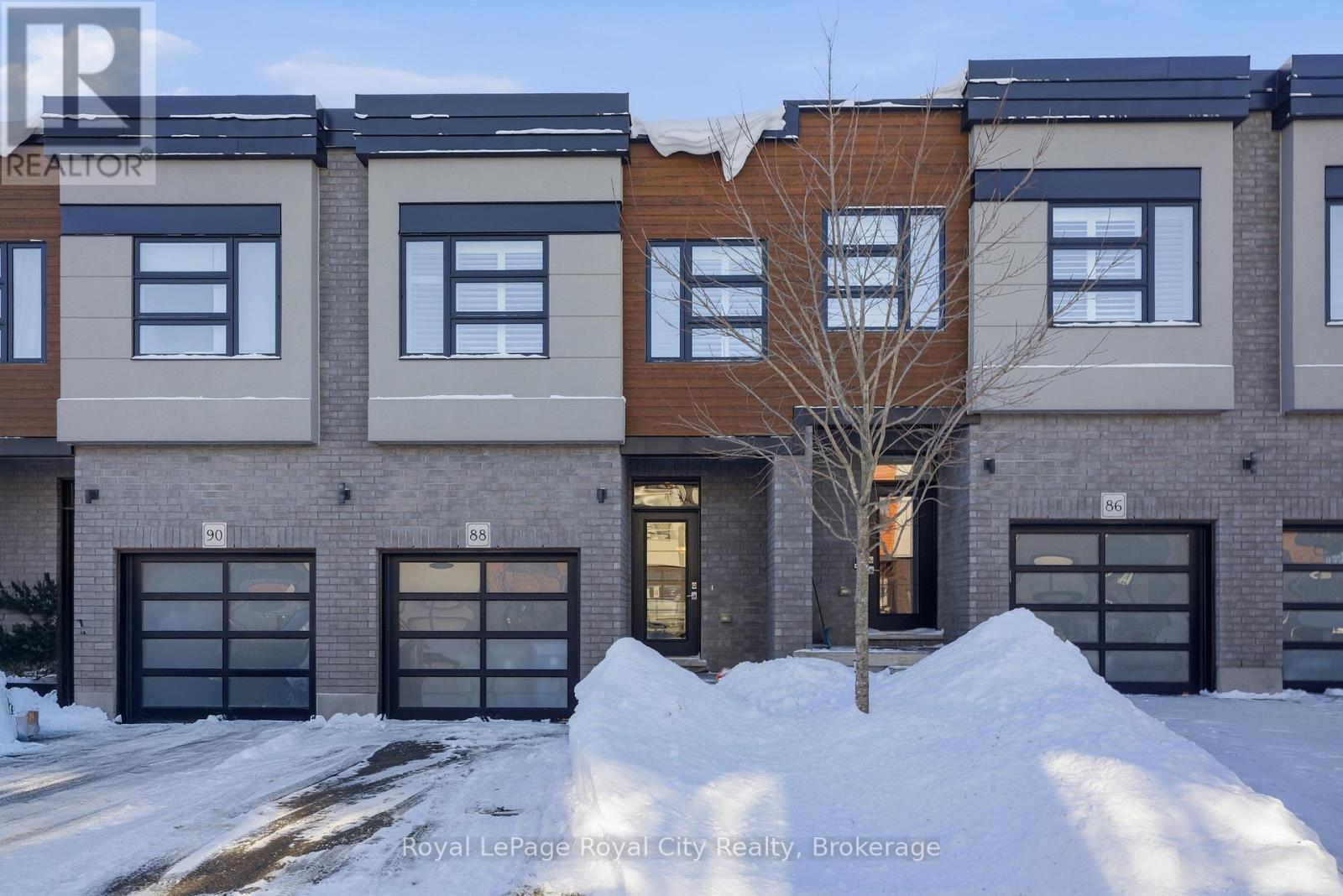 












88 - 60 ARKELL ROAD

,
Guelph (Kortright East),




Ontario
N1L1G8

