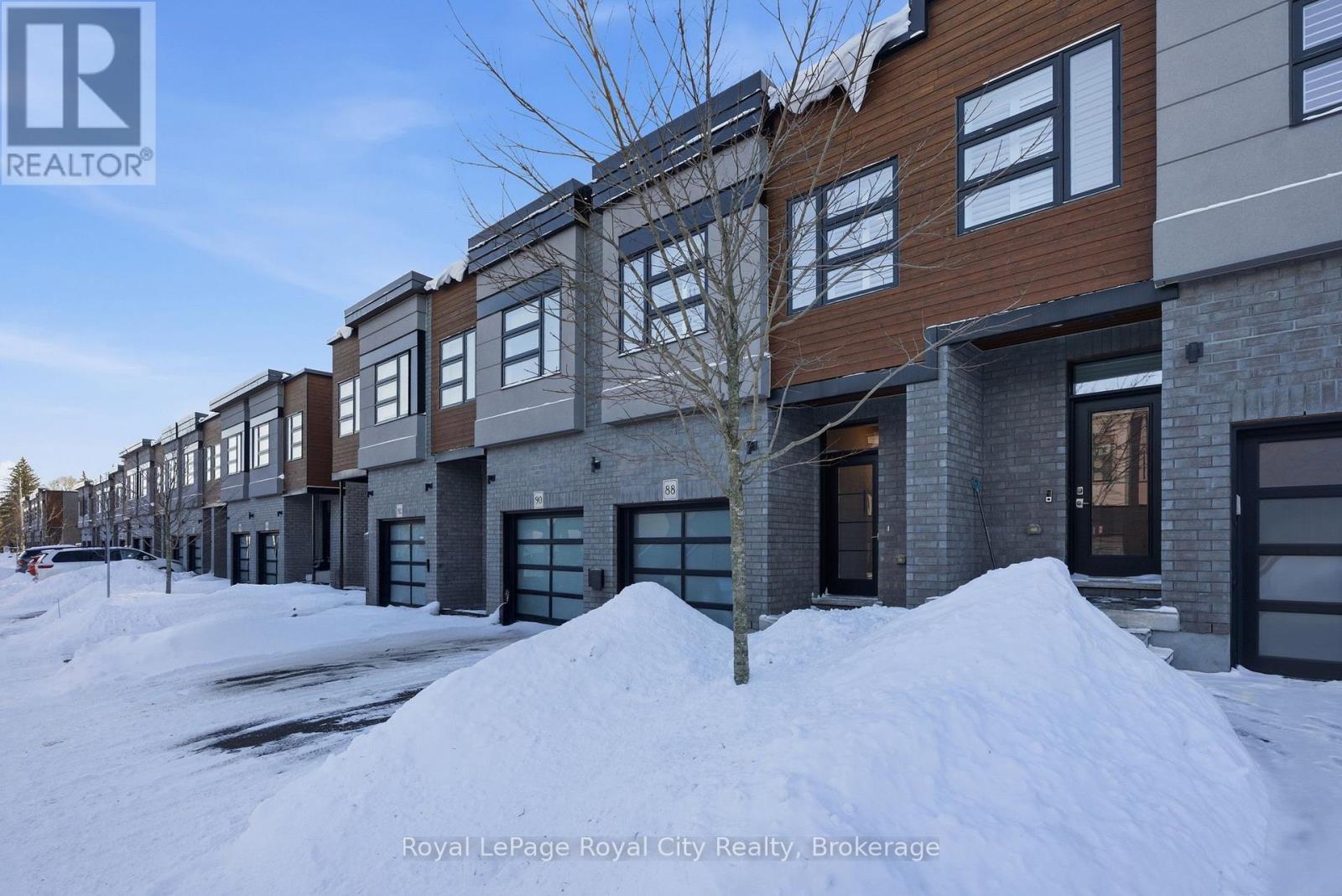 












88 - 60 ARKELL ROAD

,
Guelph (Kortright East),




Ontario
N1L1G8

