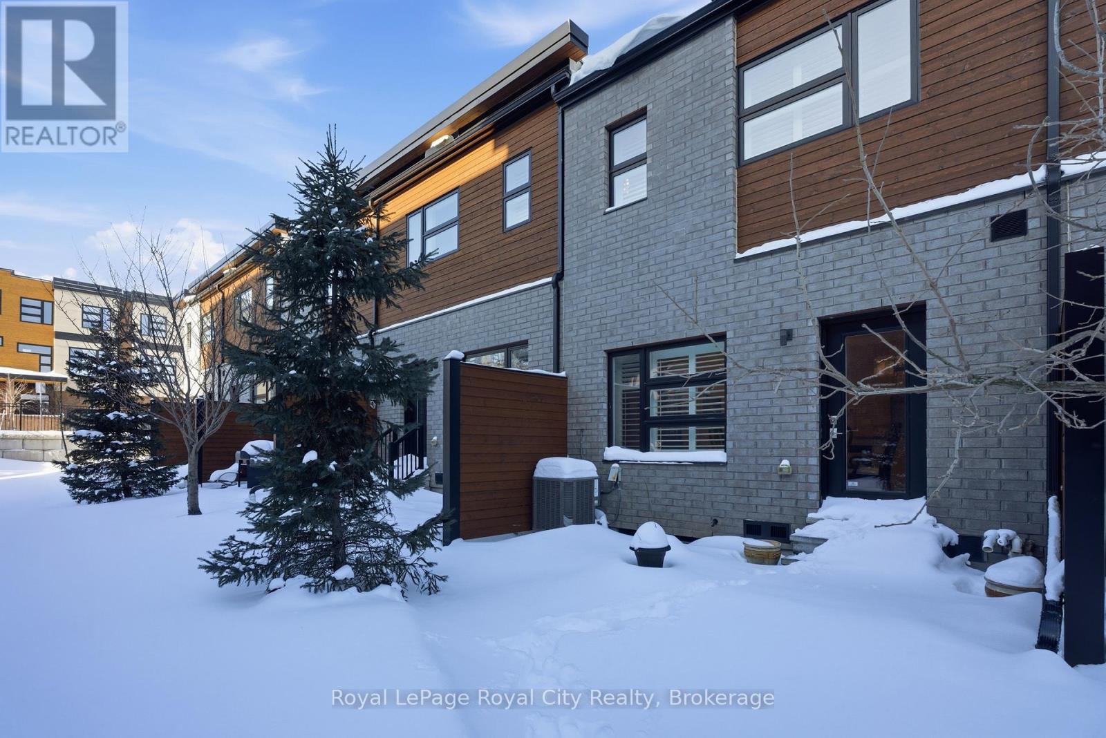 












88 - 60 ARKELL ROAD

,
Guelph (Kortright East),




Ontario
N1L1G8

