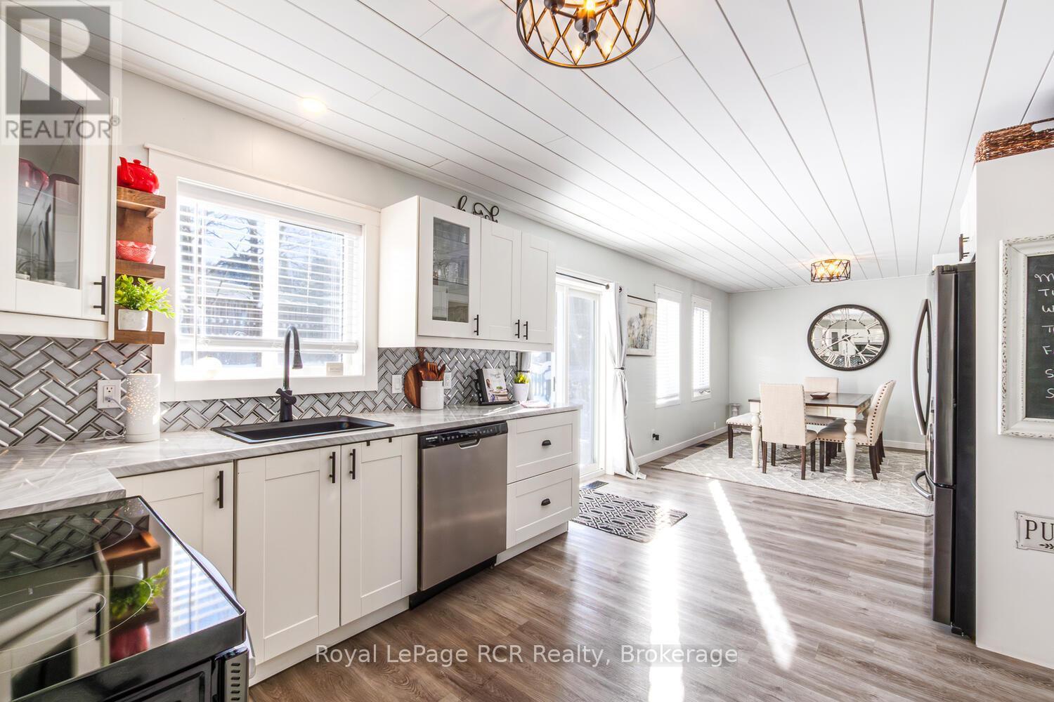 












453 8TH A AVENUE E

,
Owen Sound,




Ontario
N4K6S8

