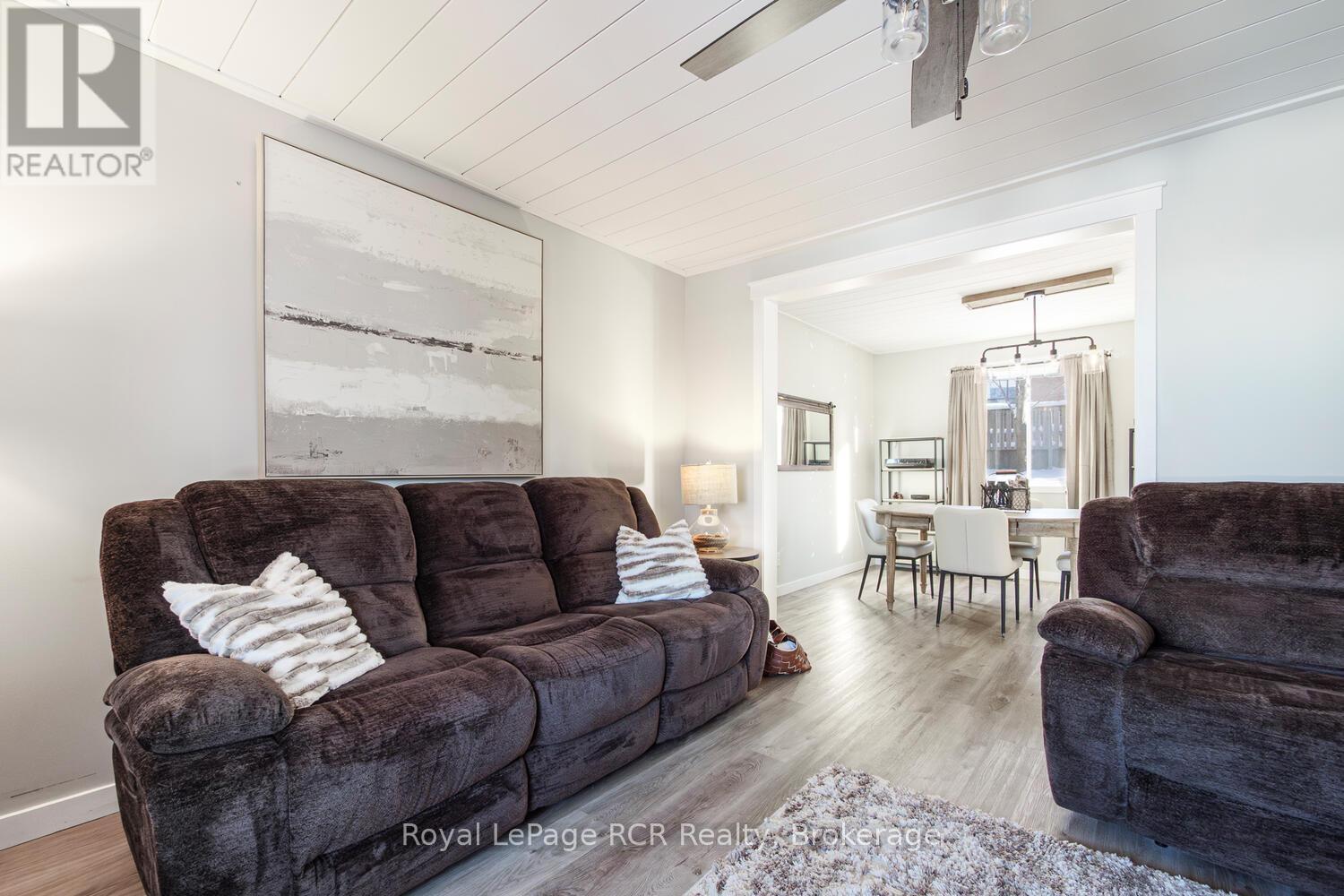 












453 8TH A AVENUE E

,
Owen Sound,




Ontario
N4K6S8

